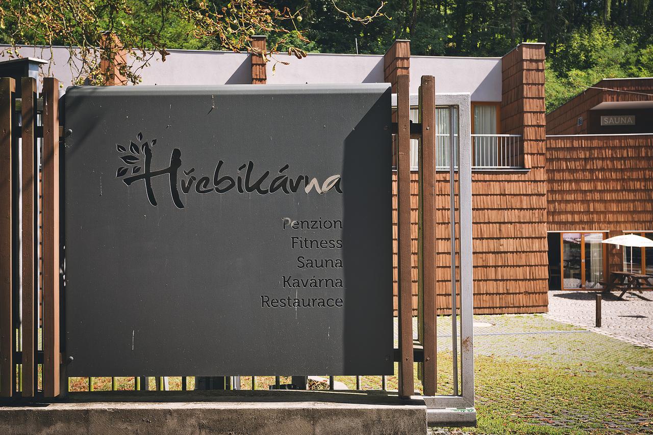 Restaurace A Pension Hrebikarna Chomutov Eksteriør billede